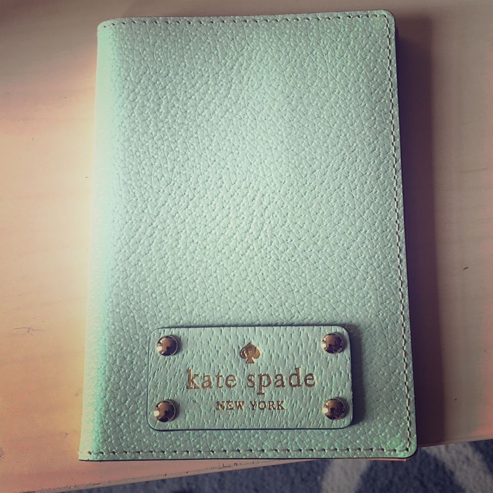 NWOT Kate Spade Passport Holder